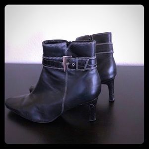 Black fashion boots